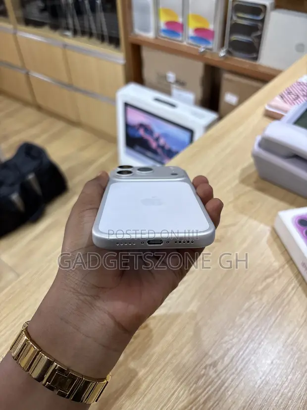 Apple iPhone 17 Pro 256GB Silver - 1