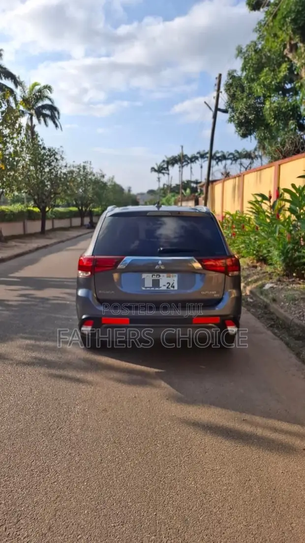 Mitsubishi Outlander SE AWC 2019 Gray - 1