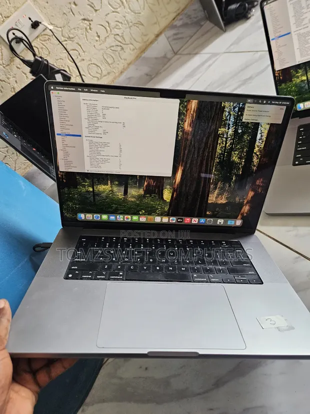 Apple MacBook Pro 16" M1 Pro 1TB SSD - 1