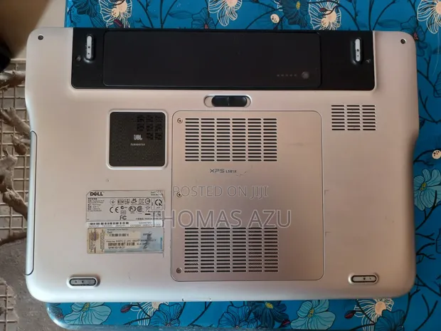 Dell XPS 17 9700 Laptop - 1