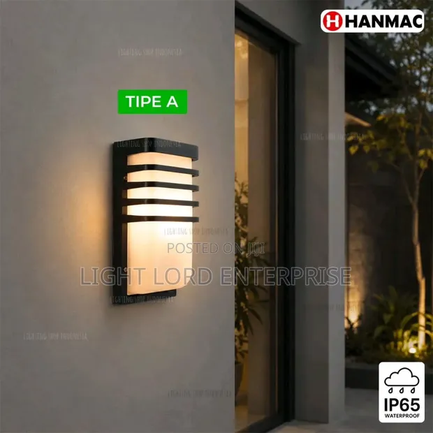 E27 Bulb Wall Light - Black Cast Aluminum - 1