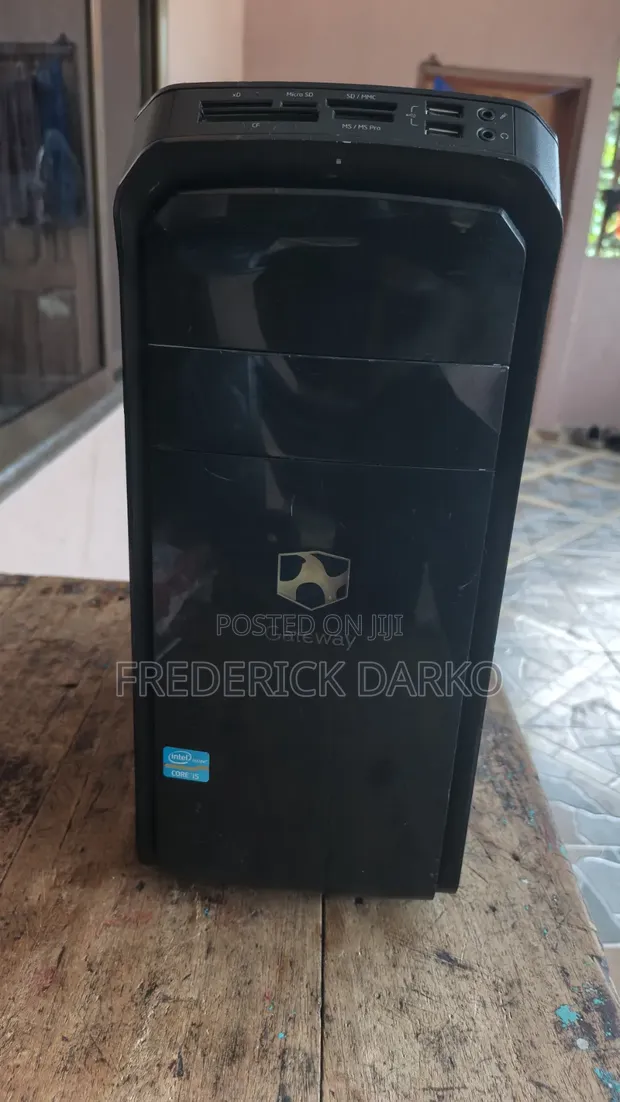 Desktop Computer: Intel Core i5, 4GB RAM, 350GB HDD+SSD - 1