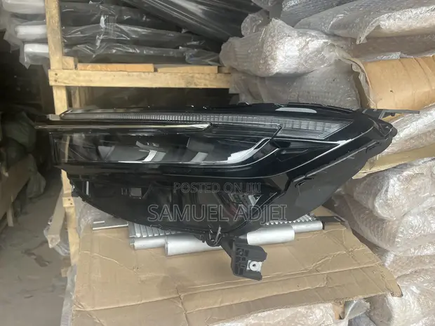 Honda CR-V 2023-2025 LED Headlight - 1
