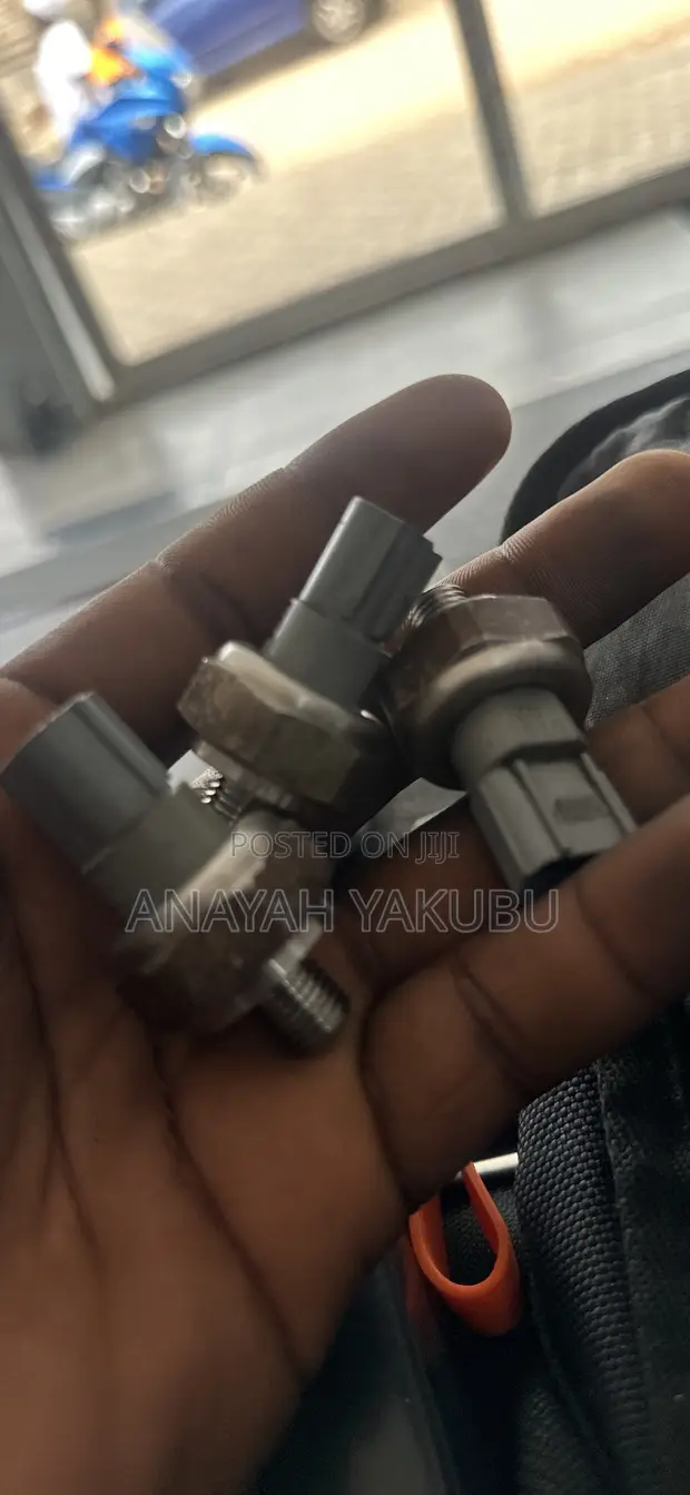 Honda Gearbox/Transmission Pressure Sensor - 1
