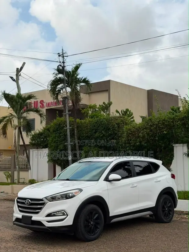 Hyundai Tucson SE AWD 2018 White - 1