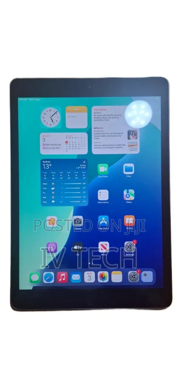 Apple iPad 10.2 (2020) Wi-Fi 32GB Gray - 1