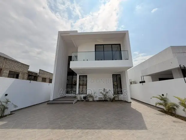 4-Bedroom Duplex for Sale in Lakeside - 1