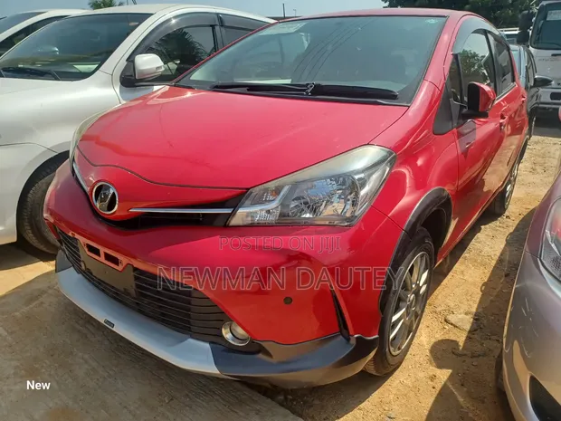 Toyota Vitz 2015 Red - 1