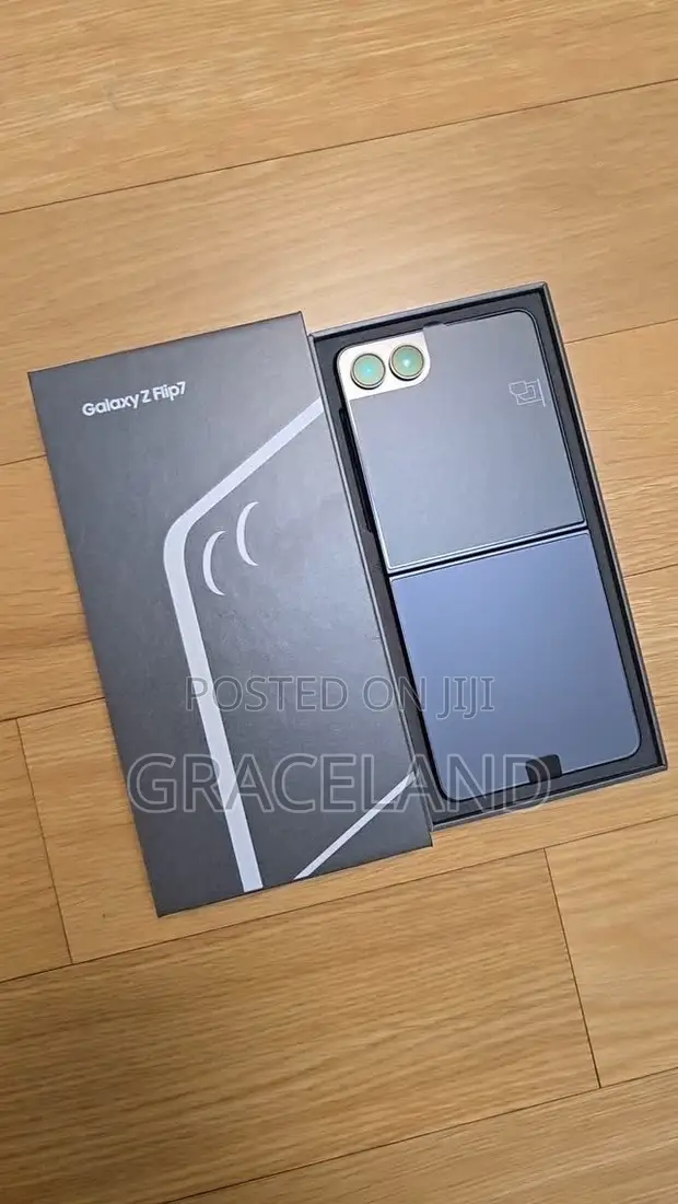 New Samsung Galaxy Z Flip7 512GB Black - 1