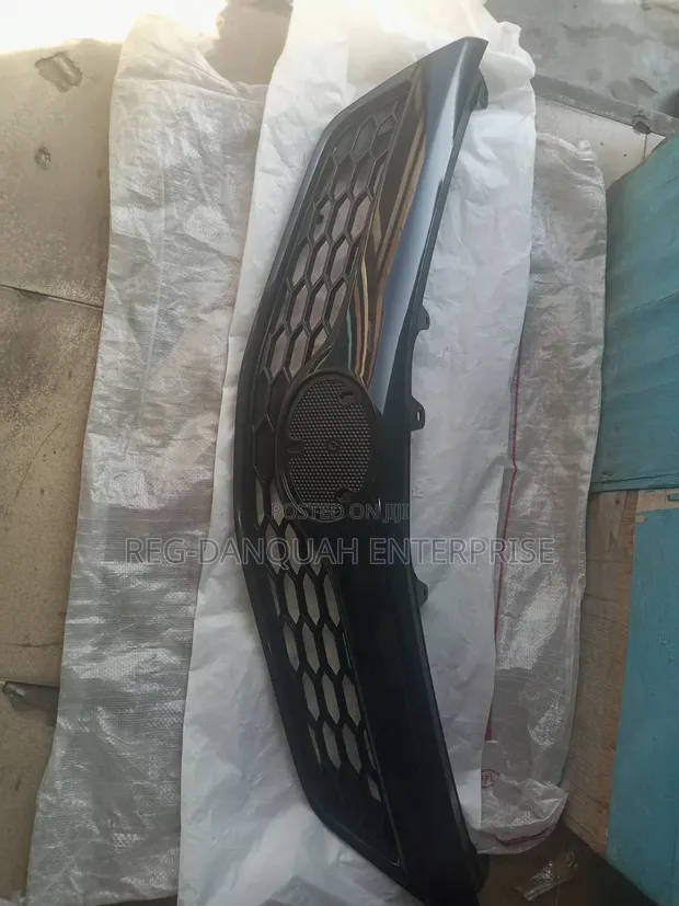 Toyota Camry 2012-2014 Top Grille - Brand New - 1