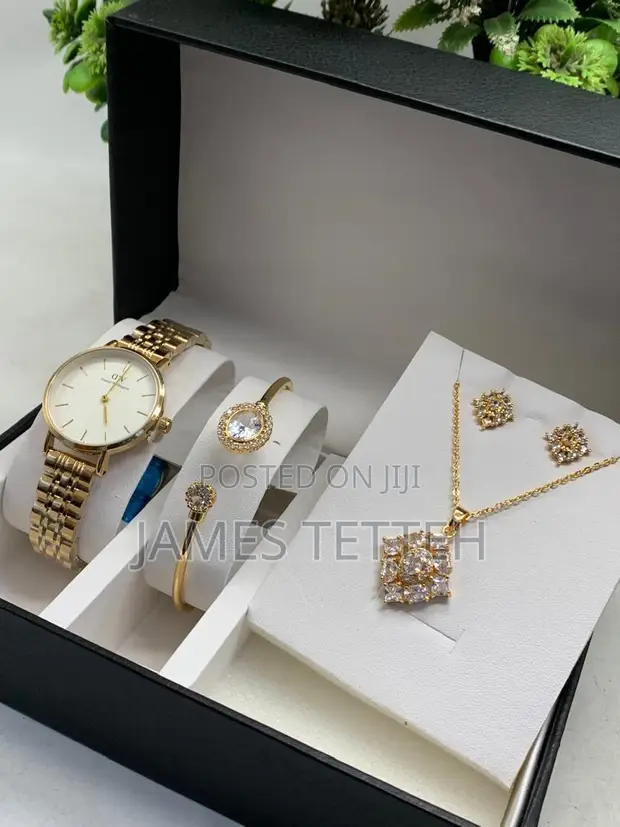 Crown & Veil Quality Jewellery Set - 1