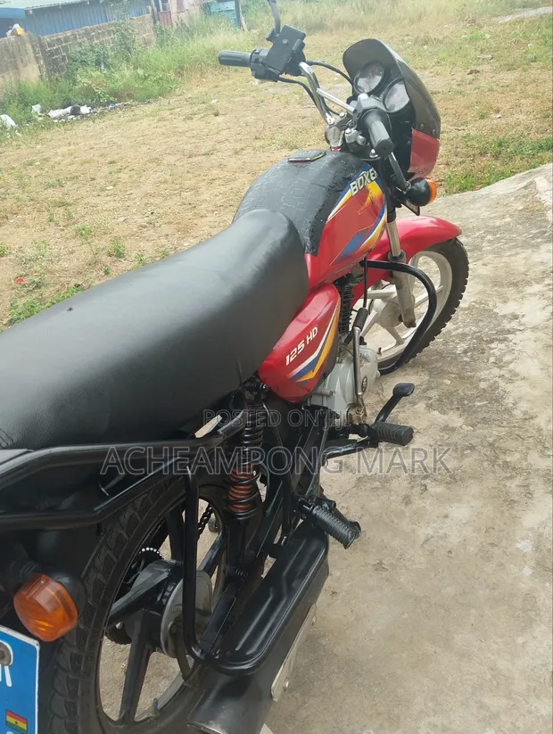 Bajaj Boxer 125 2024 Red - 1