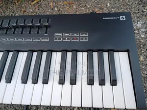 Novation Launchkey 49 MK3 MIDI Controller