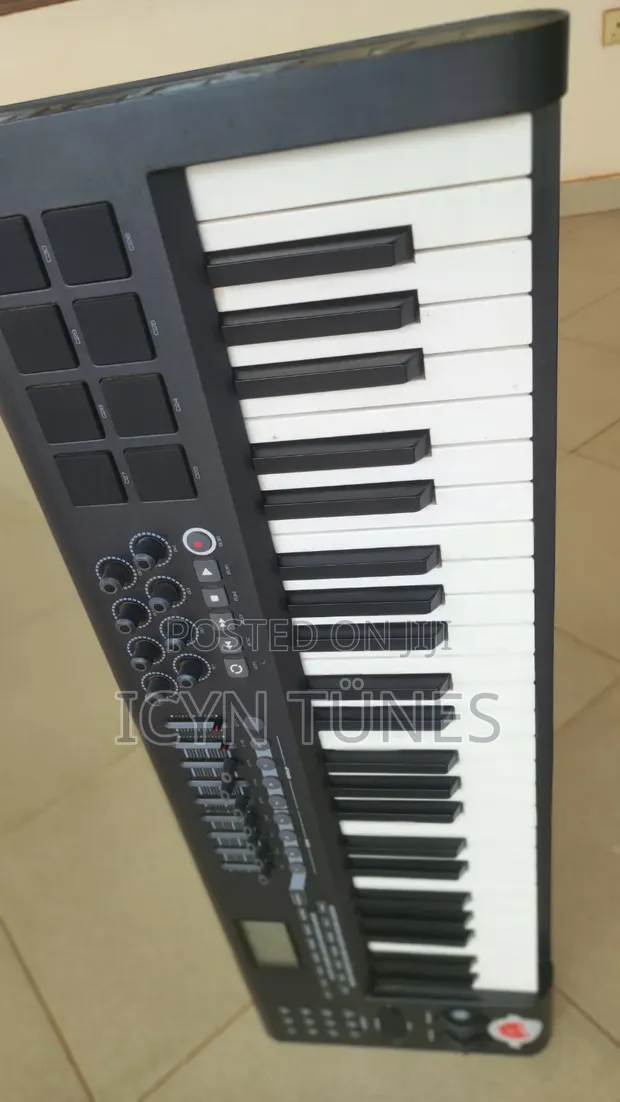 M-Audio Axiom 49 MIDI Keyboard Controller - 1