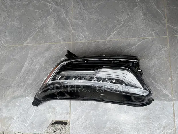 Honda CR-V Touring LED Headlamp (2017-2021) - 1