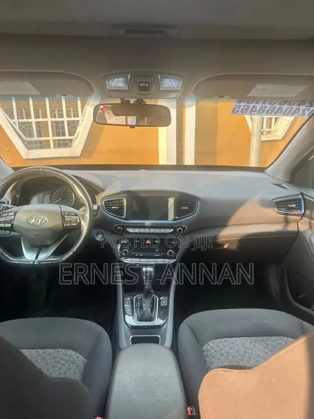 Hyundai Ioniq Limited Hybrid 2017 White - 1