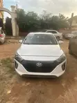 Hyundai Ioniq Limited Hybrid 2017 White - 4