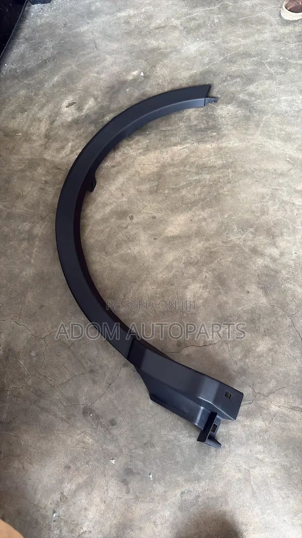 Toyota RAV4 Back Fender Moulding (2014-2018) - 1
