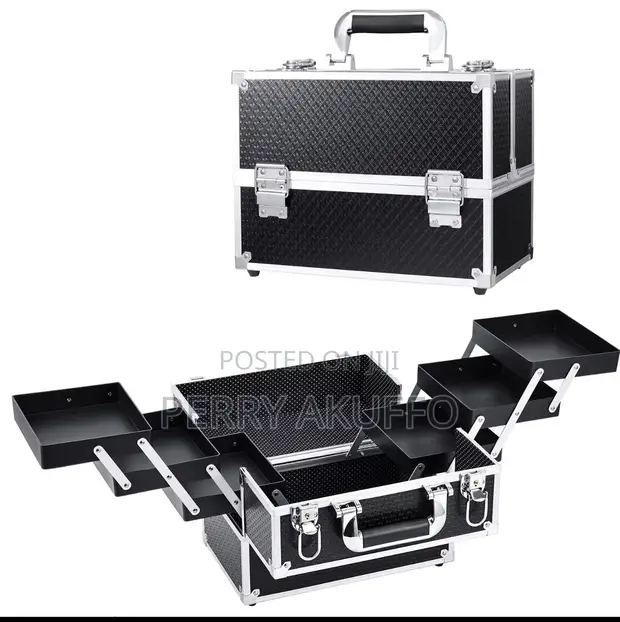 Professional 6-Tray Makeup Train Case - 1