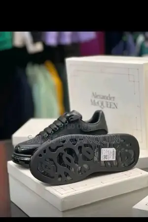 Alexander McQueen Black Chunky-Soled Low-Top Sneakers