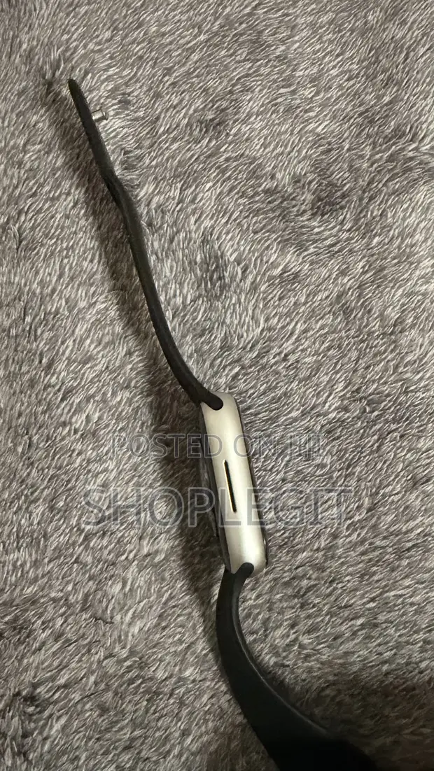 Apple Watch Series 7 - 1