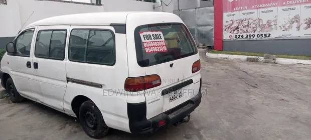 Mitsubishi L300 1999 White - 1
