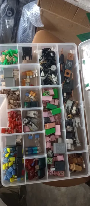 Original Land Rover Range Rover Fuses (Petrol/Diesel 2.0-5.0)