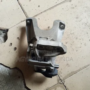 Honda Civic Engine Mount (2016-2021)