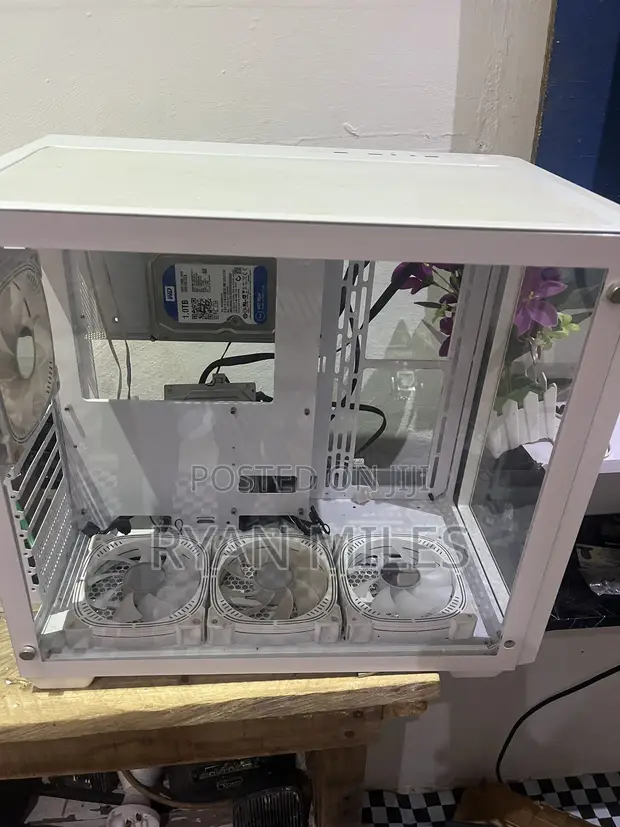Huntkey Full Tower Gaming Case - 1