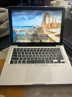 Apple MacBook 2012 Laptop