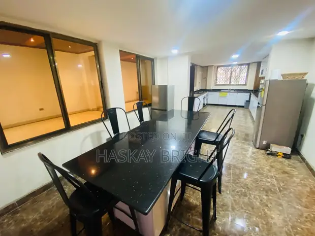 10-Bedroom House for Rent in Cantonments - 1