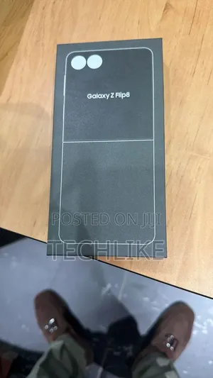 New Samsung Galaxy Z Flip8 256GB Black