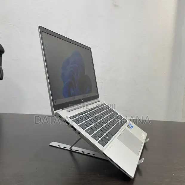 HP EliteBook 830 G8 Laptop - 8GB RAM, 256GB SSD, Core i5 - 1