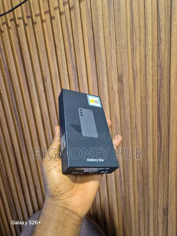 New Samsung Galaxy S24 128GB Graphite - 1