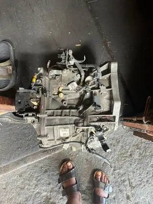 Toyota Vitz Gearbox (8 Pins)