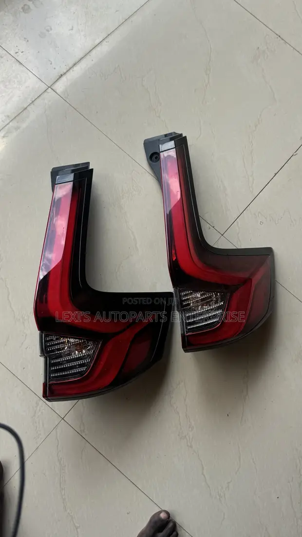 Honda CR-V 2023-2025 Tailgate - 1