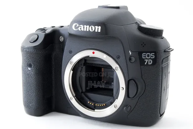 Canon EOS 7D DSLR Camera Body with Flash - 1