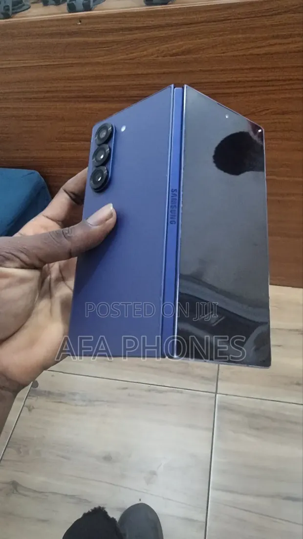 Samsung Galaxy Z Fold6 256GB Blue (UK Used) - 1