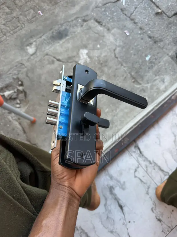 Heavy Duty Door Lock with Handle - 1