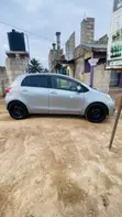 Toyota Vitz 1.0 FWD 5dr 2010 Gray - 2