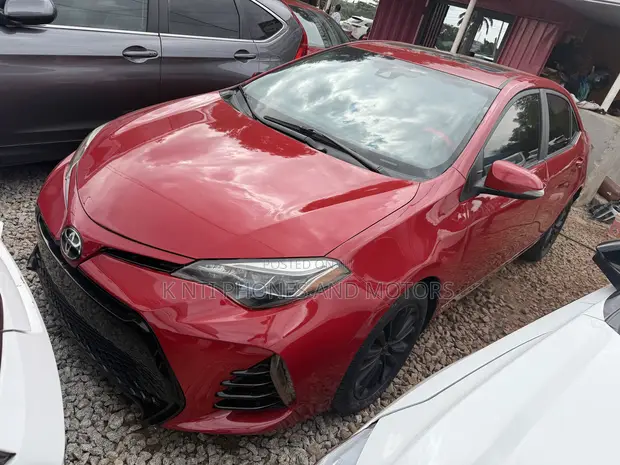 Toyota Corolla LE Eco 2018 Red - 1