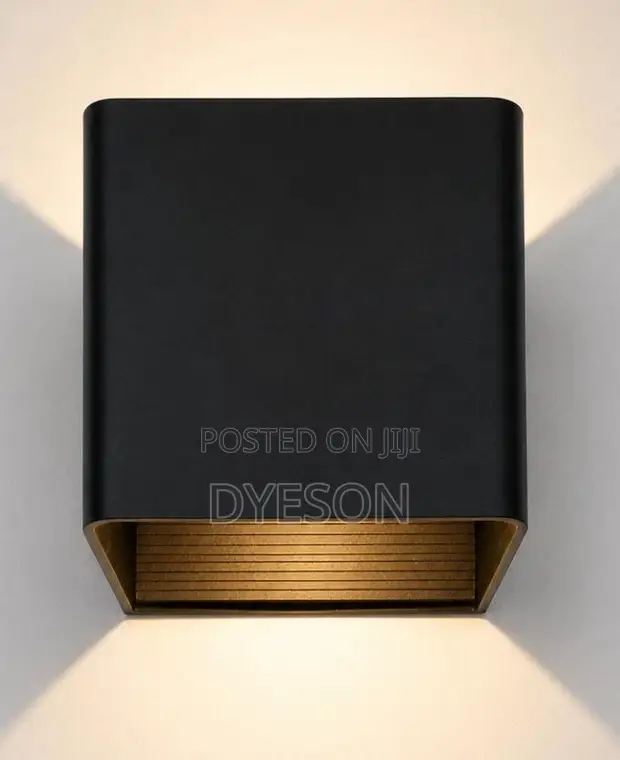 2001c Wall Light - 1