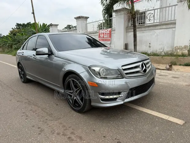 Mercedes-Benz C300 2013 Gray - 1