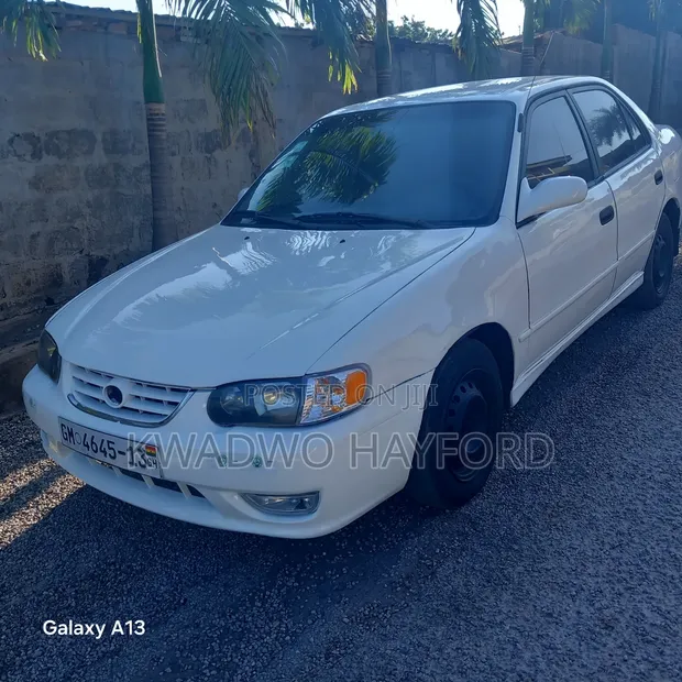 Toyota Corolla 2003 White - 1