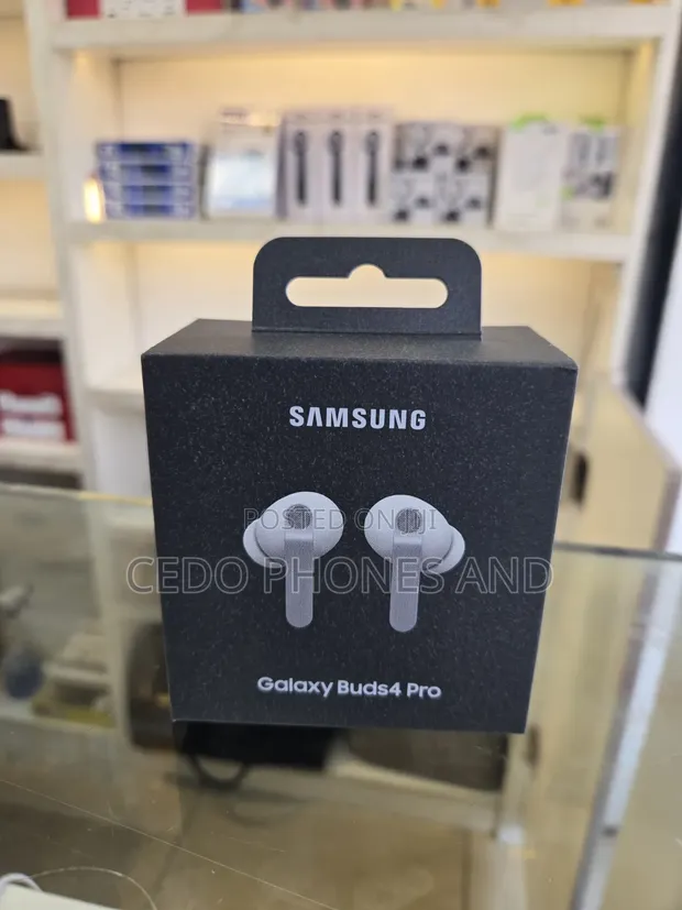 Samsung Galaxy Buds 4 Pro (White) - 1