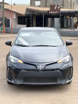2017 Toyota Corolla SE Sedan