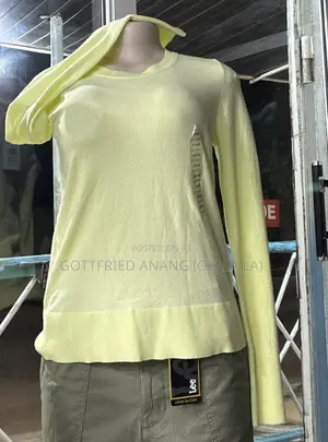 Brand New Yellow Sweater Size 4-6
