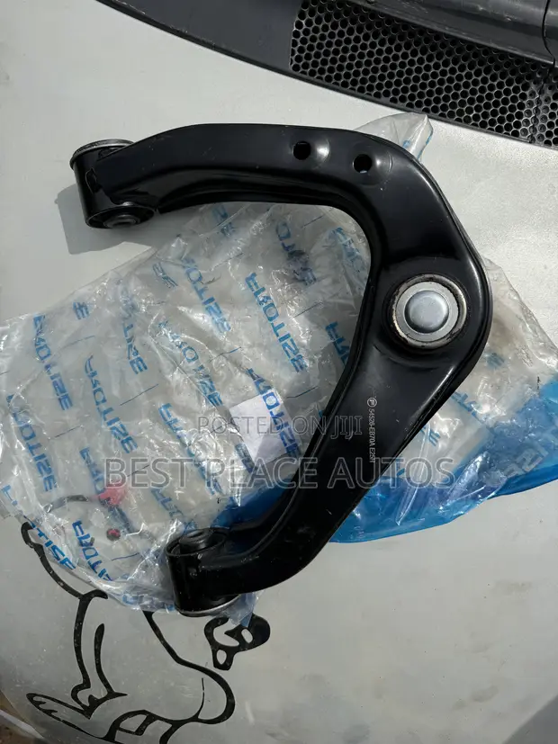 Nissan Navara 2012 Upper Arm - 1