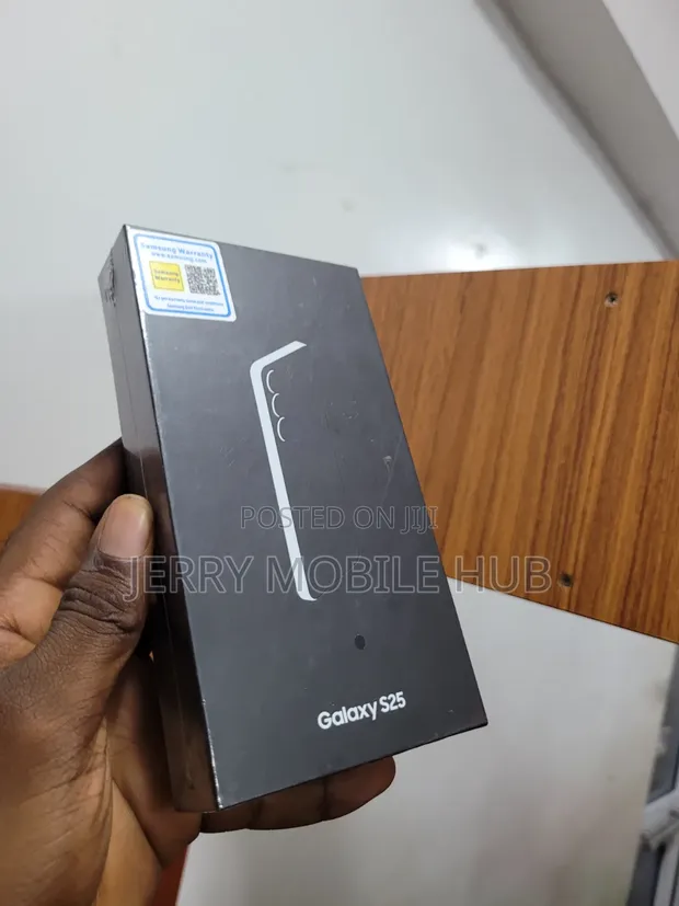 New Samsung Galaxy S25 128GB - 1