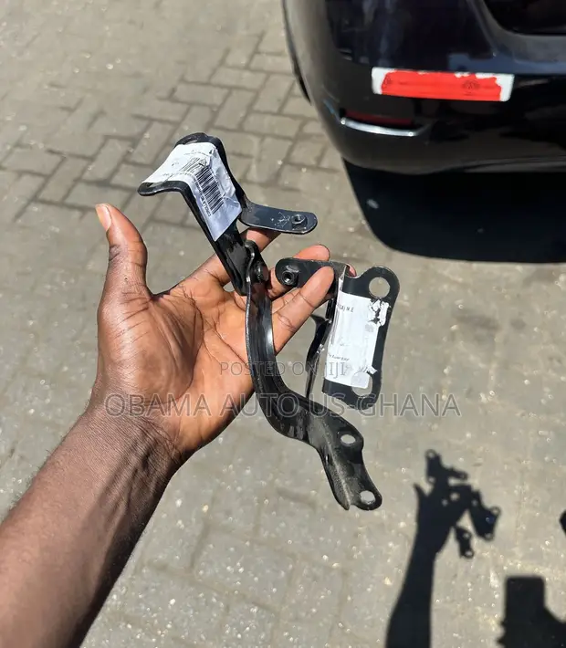 Toyota Corolla Hood Hinges (2019-2025) - 1